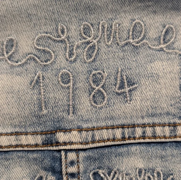 Desigual Embellished Light Wash Denim Jacket with Multicolor Floral Sleeves - Picture 9 of 9